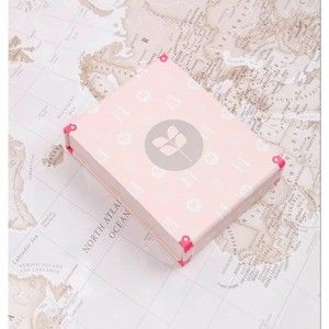 Red Aspen - Luxe False Lashes Travel Book